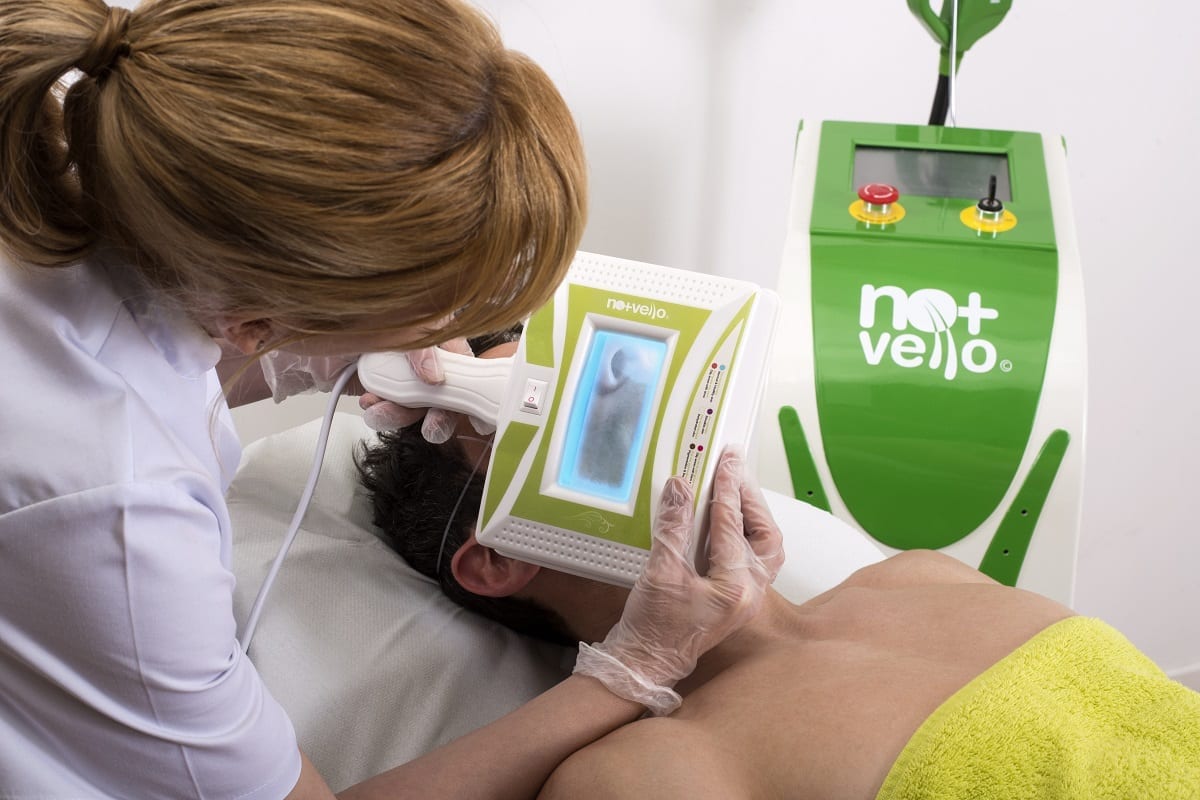 Diagnoza faciala cu Woodlamp