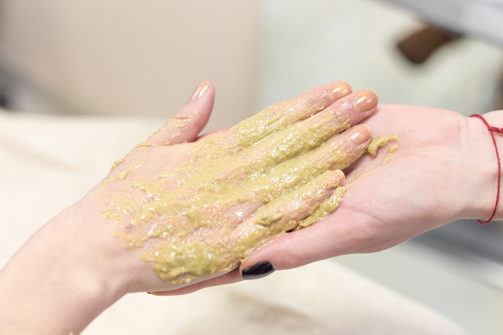 Cele mai bune tratamente pentru pielea uscată a mâinilor