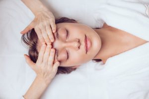 Beneficiile unui masaj de relaxare facial